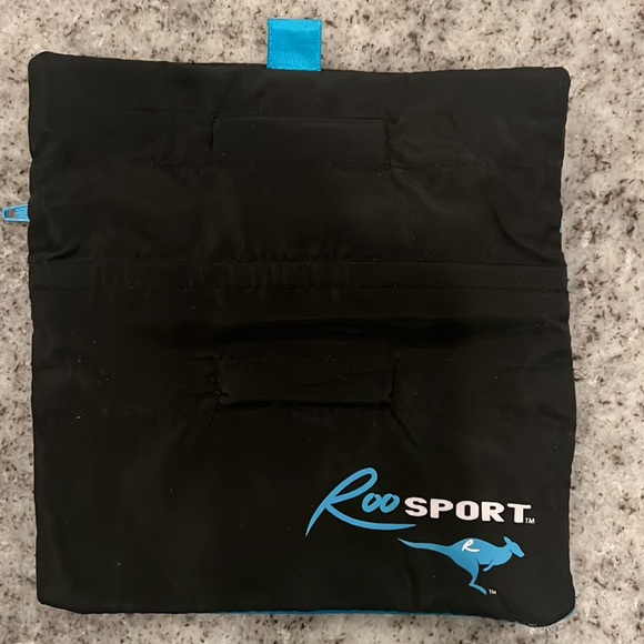 Roosport Magnetic Running Pouch - Picture 2 of 8